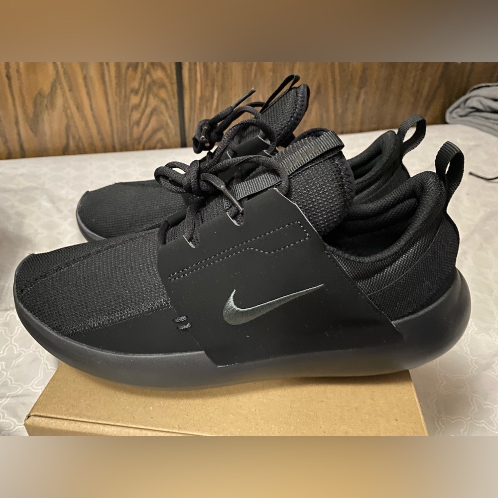 COPY - Brand new DS Nike E- Series AD size 9 mens